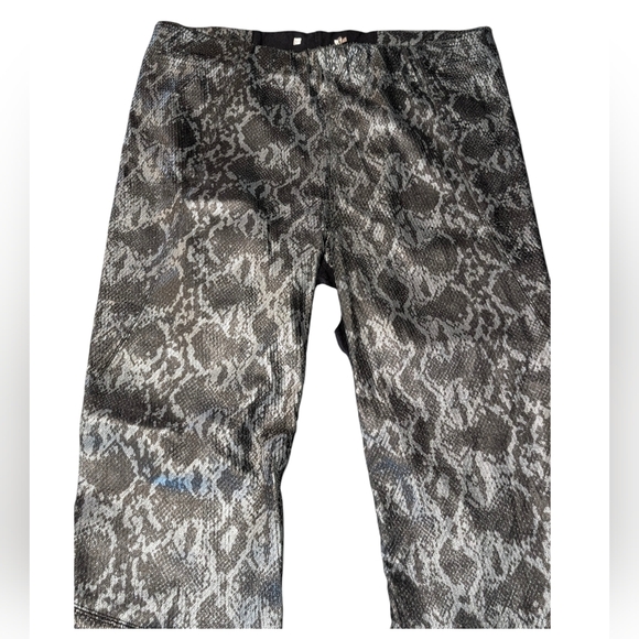 No Label Pants - Luxury Snake Print Genuine Leather Front Pants - Gray & Black - Size XL
